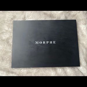 Morphe eyeshadow palette - stunning vibes